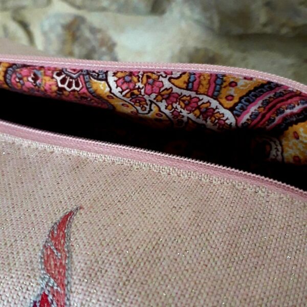 Trousse rose intérieur