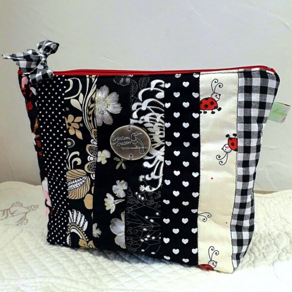 Pochette noire et rouge