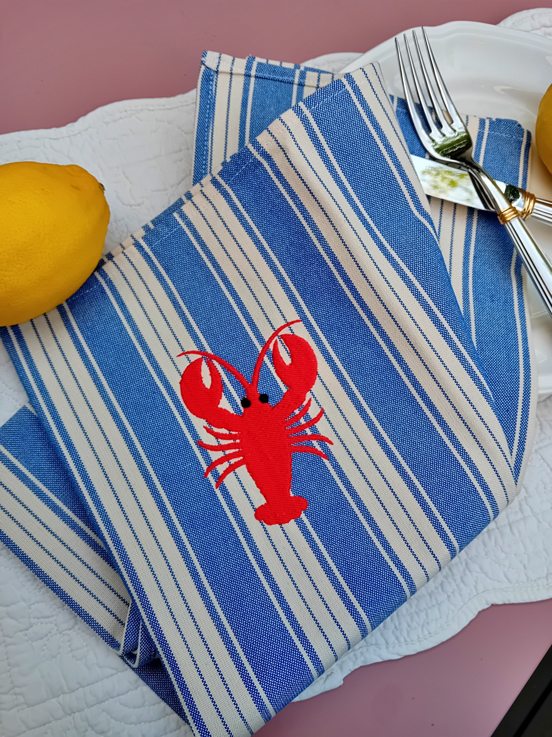 Torchon bleu broderie homard